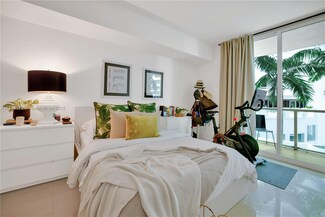 218 SE 14th St Unit 906, Miami, FL 33131