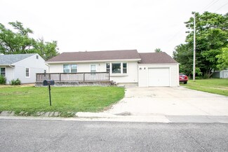 1214 N Magnolia St, Newton, KS 67114
