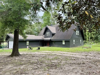 200 Hazel Dr, Village Mills, TX 77663