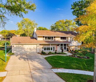 210 Yarmouth Rd, Elk Grove Village, IL 60007