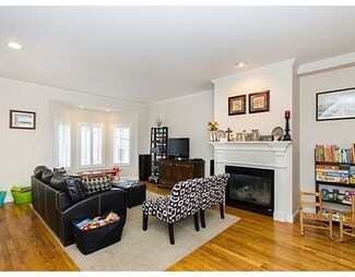 27 Belmont St, Charlestown, MA 02129