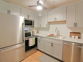 285 Hildred Dr, Burlington, VT 05401