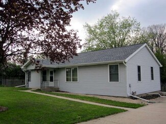 6N536 Illinois St, Saint Charles, IL 60174