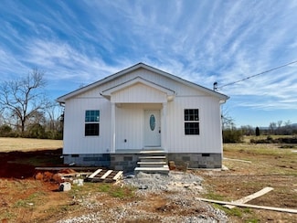 3336 Oak Grove Rd, Decherd, TN 37324