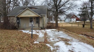 414 E 6th St, Cameron, MO 64429