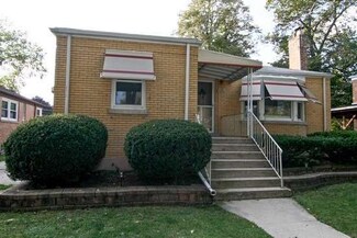 2352 S 6th Ave, Riverside, IL 60546