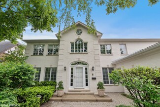 1088 Oak Ridge Dr, Glencoe, IL 60022