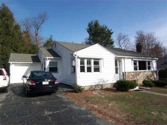 54 Kinnicutt Rd, Worcester, MA 01602