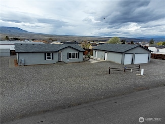 110 Thunderbird Way SW, Mattawa, WA 99349