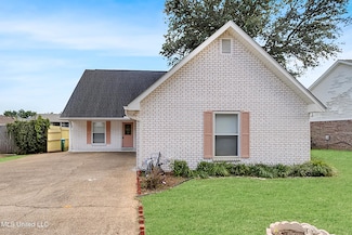 2109 Lindhridge Dr, Gulfport, MS 39507