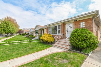 7421 N Oconto Ave, Chicago, IL 60631