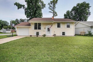 925 W Corrington St, Mascoutah, IL 62258