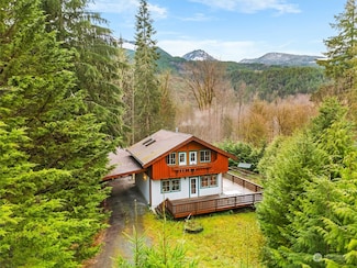 11047 Jagged Ln, Deming, WA 98244