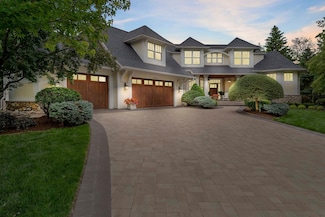 20655 Parkview Ln, Excelsior, MN 55331
