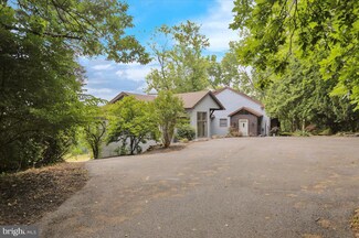 1040 Rick Rd, Reading, PA 19605