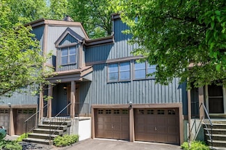 91 Heatherwood Dr, Brookfield, CT 06804