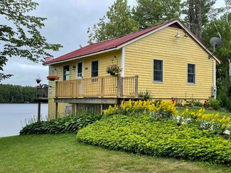 18 Kingfisher Ln, Skowhegan, ME 04976