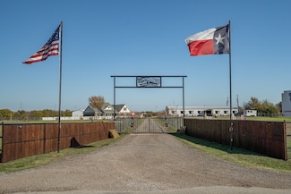 4574 Masch Branch Rd, Krum, TX 76249