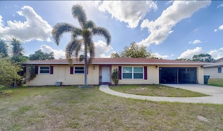 4621 Queens Point Dr, Lakeland, FL 33813