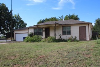 815 W Kiowa St, Marlow, OK 73055