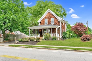 289 Asbury St, South Hamilton, MA 01982