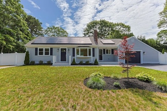 28 Vandermint Ln, Hyannis, MA 02601