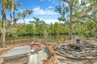 1401 N Riverhills Dr, Temple Terrace, FL 33617