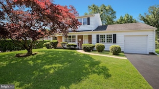237 Louise Dr, Morrisville, PA 19067