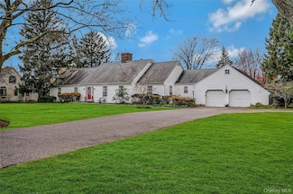 2340 Fairway Dr, Cutchogue, NY 11935