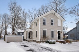 10 E Elizabeth St, Skaneateles, NY 13152
