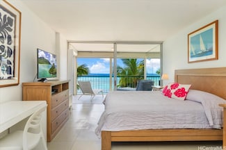 2877 Kalakaua Ave Unit 306, Honolulu, HI 96815