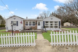 40 Cleveland St, West Warwick, RI 02893