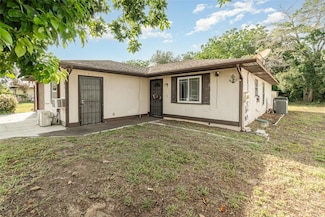 2423 Centennial Blvd, Leesburg, FL 34748