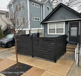 527 Midland Ave, Staten Island, NY 10306
