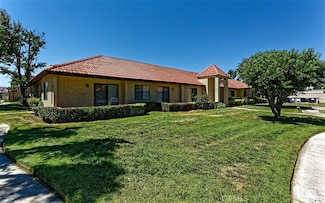 19236 Cottonwood Dr, Apple Valley, CA 92308