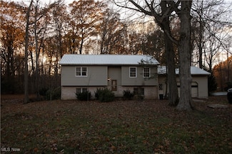 7463 Glenwood Rd, Conneaut, OH 44030