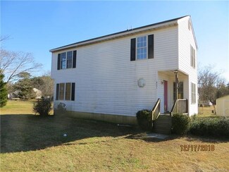 7921 Point Lookout Rd, West Point, VA 23181