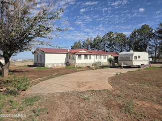 96 Phillips Ave, Alamogordo, NM 88310