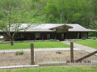 1427 Millers Creek Rd, van Lear, KY 41265
