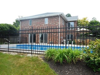 2512 Westwood Rd, Winona Lake, IN 46590