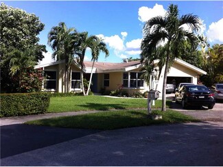 9221 E Calusa Club Dr, Miami, FL 33186