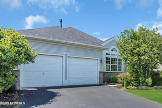 6 Isabella Dr, Manchester, NJ 08759