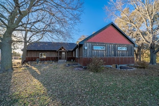 25253 413th Ave, Mitchell, SD 57301