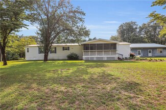 99 Pioneer Rd, Jesup, GA 31545