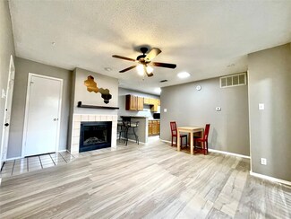 3115 Helms St Unit 104, Austin, TX 78705