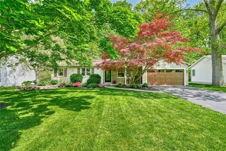 694 Cardile Dr, Webster, NY 14580