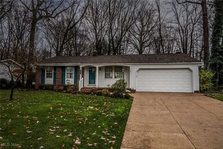 2064 Willowdale Dr, Stow, OH 44224