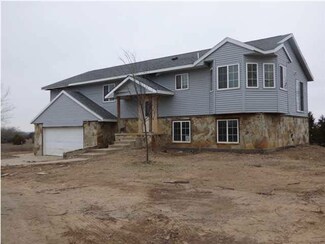 5810 42nd Rd, Udall, KS 67146
