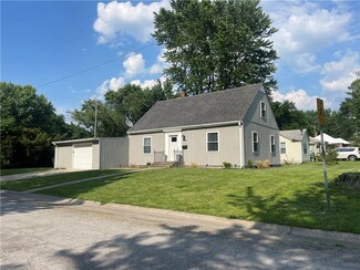 801 N Gregory Blvd, Butler, MO 64730