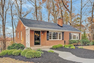 2715 Creston Ave SW, Roanoke, VA 24015